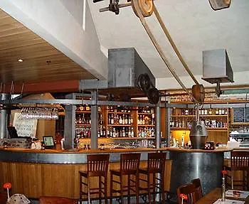 加姆拉维尔科特酒店